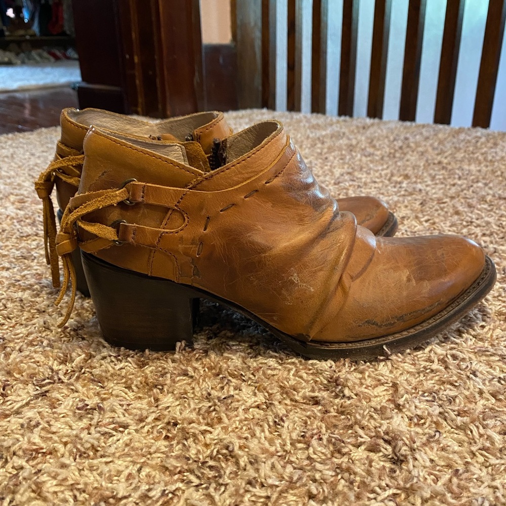 Freebird size 7 booties